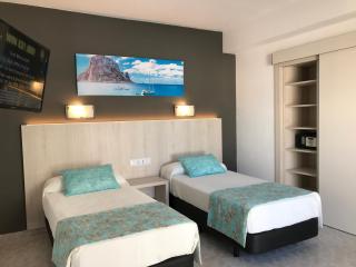 Hostal Cervantes - Sant Antoni de Portmany - 0