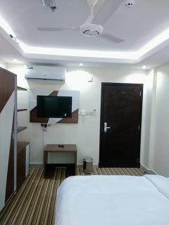 F & H Hotel - Seeb - 4