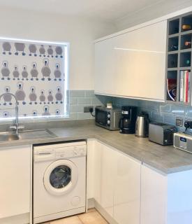 Lazy Days Cottage - Winterton-on-Sea - 4