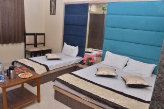 Hotel Royal Suites - 0