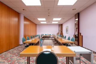 Fly Inn Hotel Frankfurt Airport Rüsselsheim ehemals Trip Inn Hotels - 1