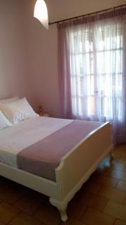 Sea Whispers Beach House - Alykes - 3