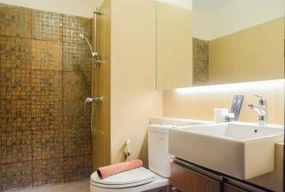 Spacious 2BR GP Plaza Apartment By Travelio - 5