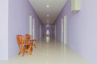 RedDoorz Plus @ Tuparev Cirebon 2 - 8