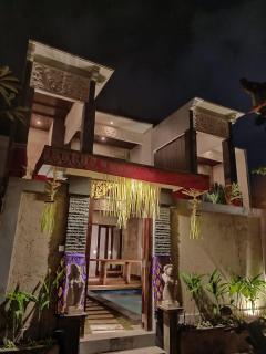 The Surya Kuta Villa - Kuta - 9