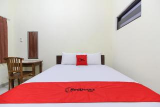 RedDoorz near Rumah Sakit Condong Catur - 0