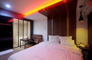 Vitamin Hotel - Busan - 2