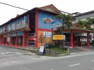 KUALA BESUT JETTY BUDGET HOTEL AIN - In front of Kuala Besut Jetty - Kampung Kuala Besut - 0