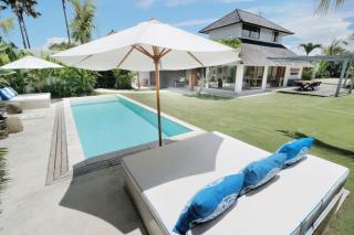 Amazing 3 Bedrooms Villa Canggu - Canggu - 9