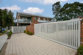 Tranquil Tree Views 2 Bedroom 2 Bathroom Apartment - Perth - 8
