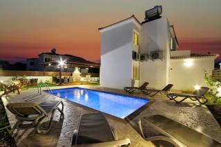 Villa Nissi Gold - 8