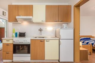 Apartment in pinewood near the sea - Nerezine - 1