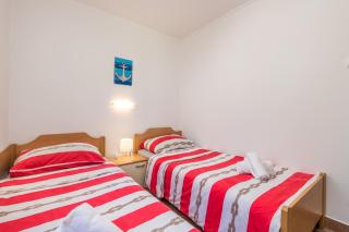 Apartment in pinewood near the sea - Nerezine - 7
