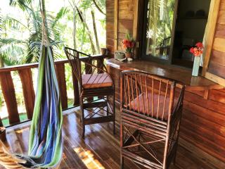 Salty Enthusiasts Share House & Villas - 5