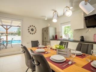 Holiday Home Ivana by Interhome - Gostinjac - 3