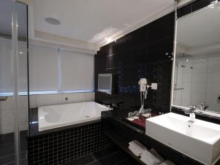 V-one Vogue Hotel - Taipei - 4