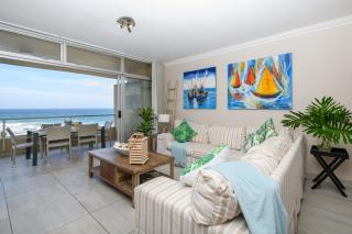Sands Beach Breaks Luxury Beach Front Ballito - Ballito - 8