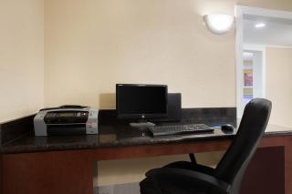 Baymont by Wyndham Lake City - Lake City - 3