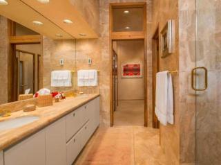 Penthouse with Panoramic Views of Vail Mountain and the Gore Range - 1