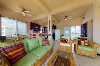 Suite F203 @ Mara Laguna - San Pedro - 9