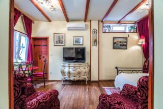 Emperor's Suites - 8