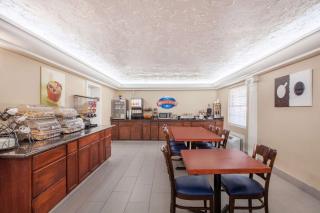 Baymont by Wyndham Lake City - Lake City - 0