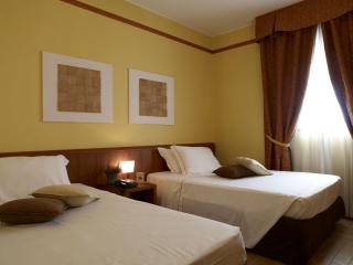 Hotel Montini Linate Airport - Peschiera Borromeo - 4