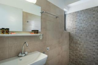 Esplanade Apartments - Heated Pool - 1