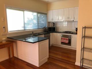 Seagrape Cottage - Ocean Grove - 4
