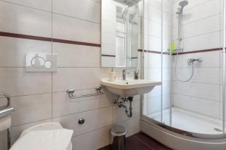 Golden Split Rooms - 1
