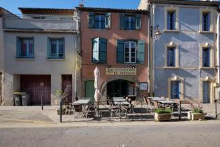 Au pied de la Cité - 1