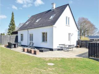 Four-Bedroom Holiday Home In Borkop - Børkop - 1