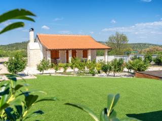 Villa in Grabovci with bubble bath - Gaćelezi - 2
