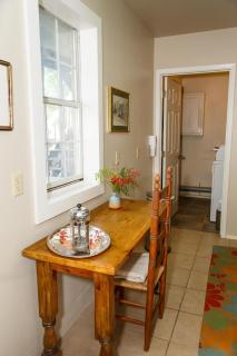 The Blue Room - Charming Studio, Great Location! - Alpine - 8