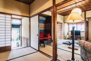 Yonemuraya, the well-restored Japanese Showa Style House 米村家 - 4