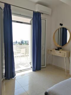 Roza's Home and Studios - 6
