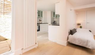 Apartment with Private PATIO, and PARK across the road - Londra - 3