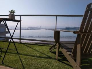 Les pieds dans l'eau accès direct à la plage ! - 2