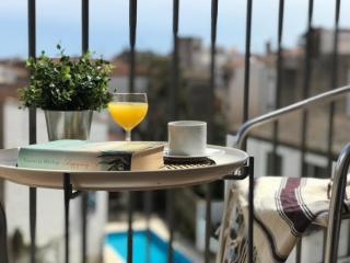 Lets Holidays LOVELY POOL APARTMENT with PARKING 3 - 8