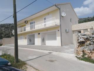 Apartments Braco - Seget Vranjica - 0
