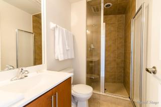 Royal Stays Furnished Apartments - Square One - Mississauga - 4