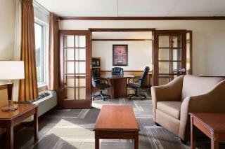 Baymont by Wyndham Mandan Bismarck Area - Mandan - 4