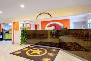 Economy Inn & Suites - Denton - 0