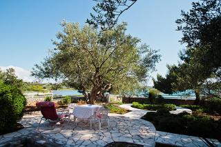 Villa On The Beach - Pirovac - 3