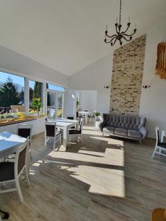 Karmuszka Family House z jacuzzie, sauną i siłownią na wyłączność - 9