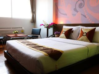 Happyland Mansion - 6