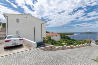 Apartments and Room Mate-Mare - Primošten - 9
