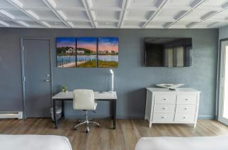 Terrace Bay Hotel - Lakefront - Escanaba - 3