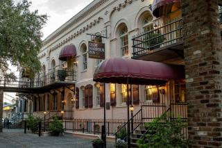 Olde Harbour Inn - 9