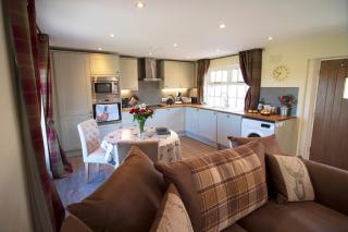 West Mead Cottage - Wirral - 2